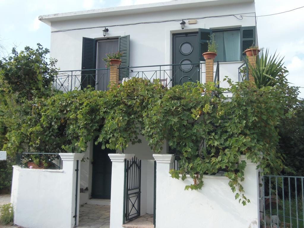 Konstantina Apartment Лакка Экстерьер фото